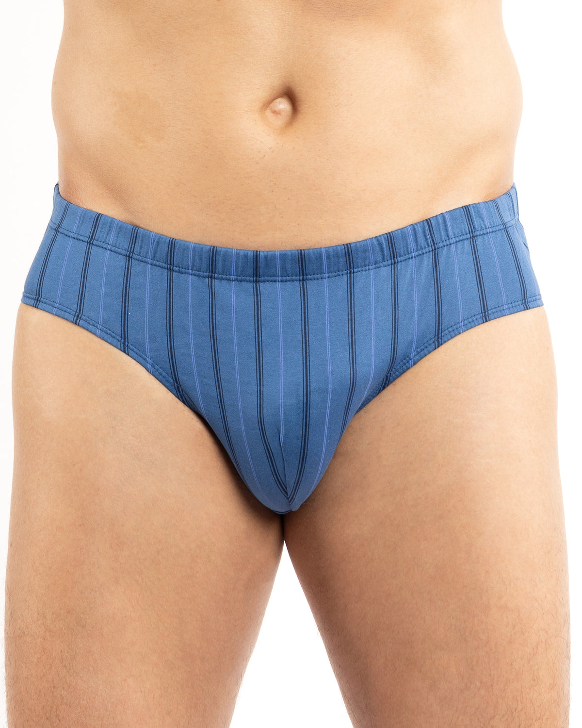Slip taille basse bleu à rayures verticales, alliant style et douceur avec du coton mercerisé.