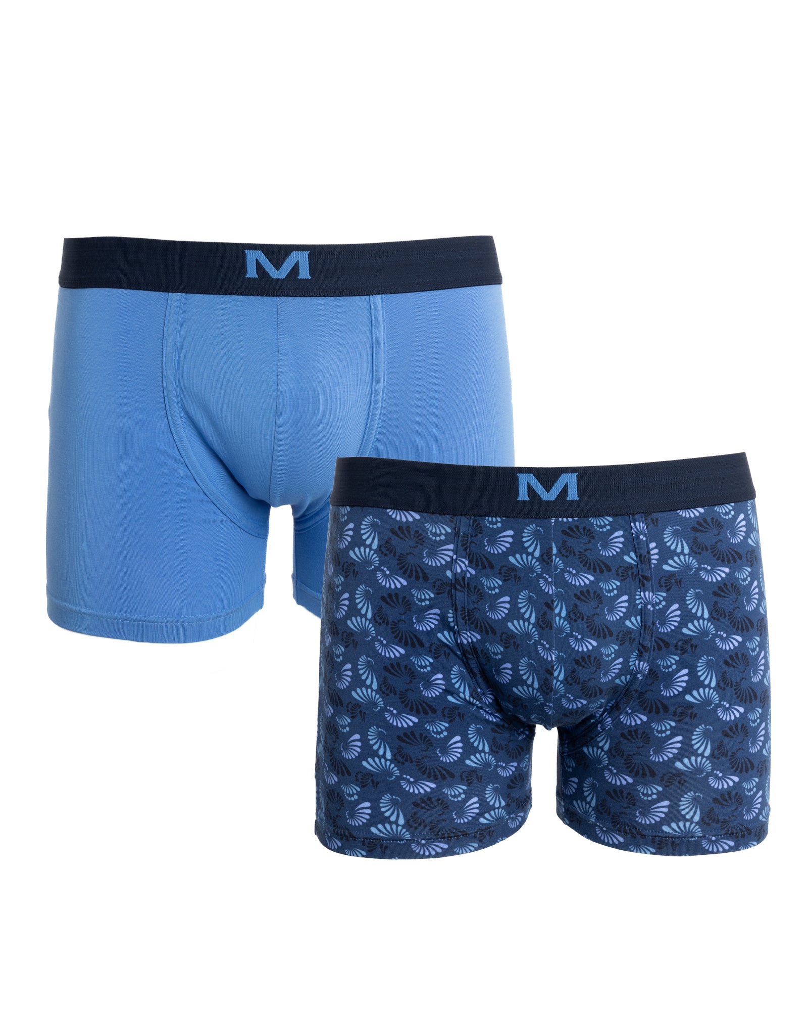 Vue du pack de 2 boxers en coton bio stretch, indigo et mer, garantissant confort et style tout au long de la journée.