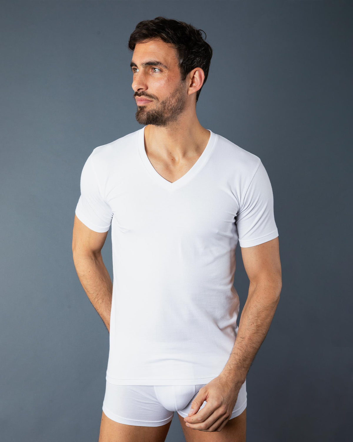 Wit katoenen T-shirt met V-hals SUPIMA® G605
