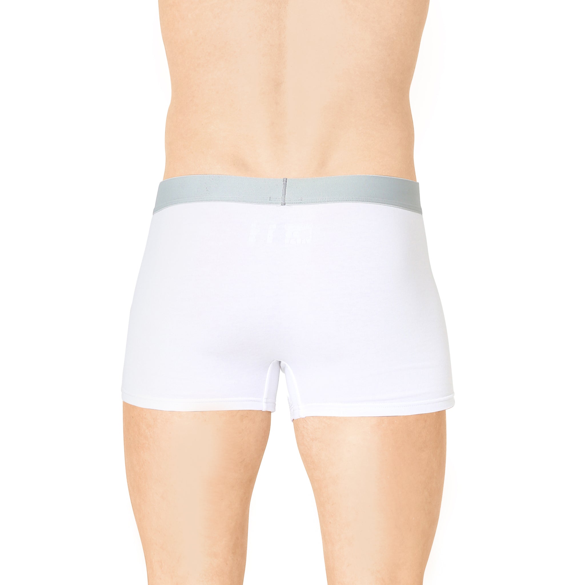 Shorty en coton blanc avec ceinture grise, porté par un mannequin, vue de dos.