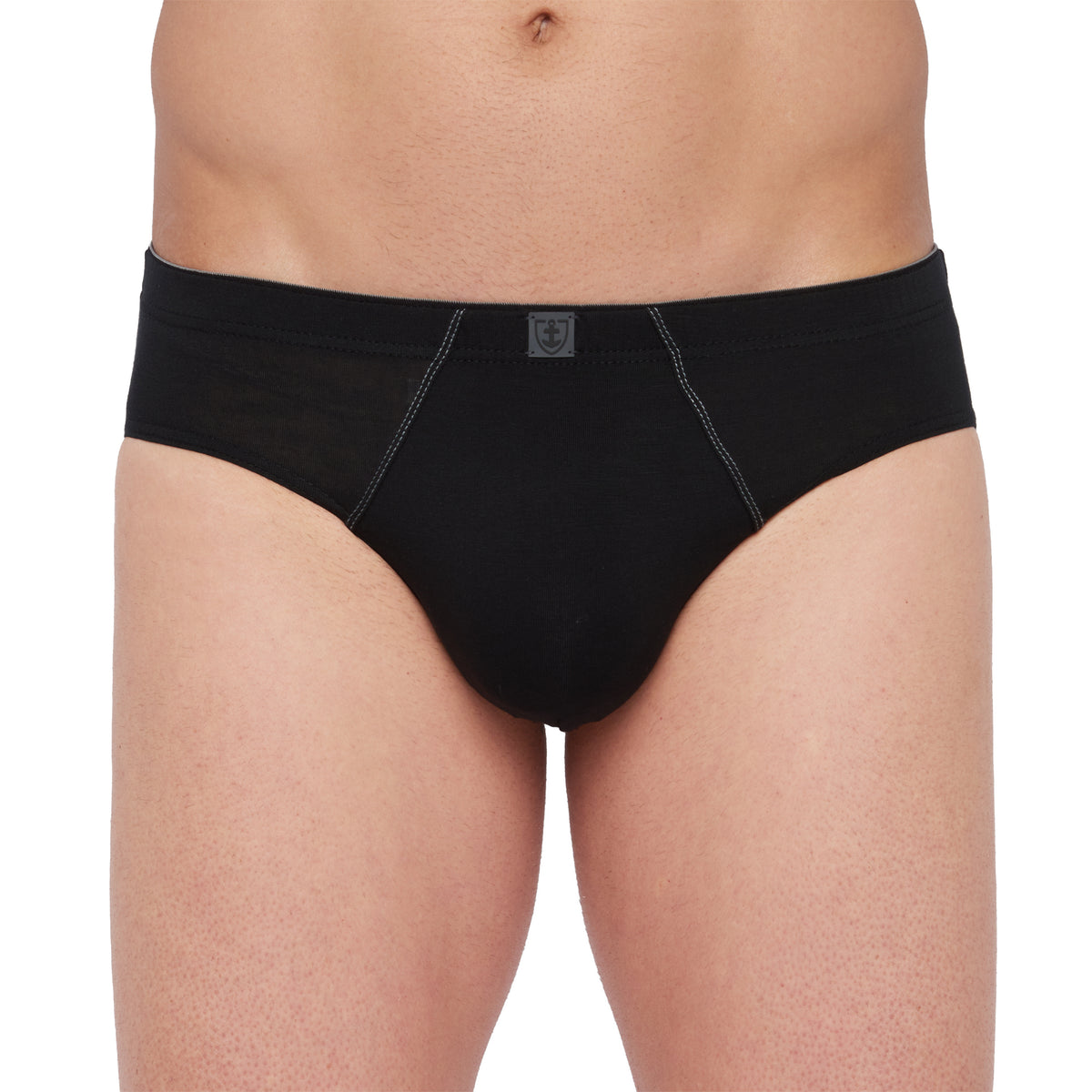 Vue avant d’un slip taille basse Tencel noir avec ceinture enrobée, offrant un confort stretch et respirant.