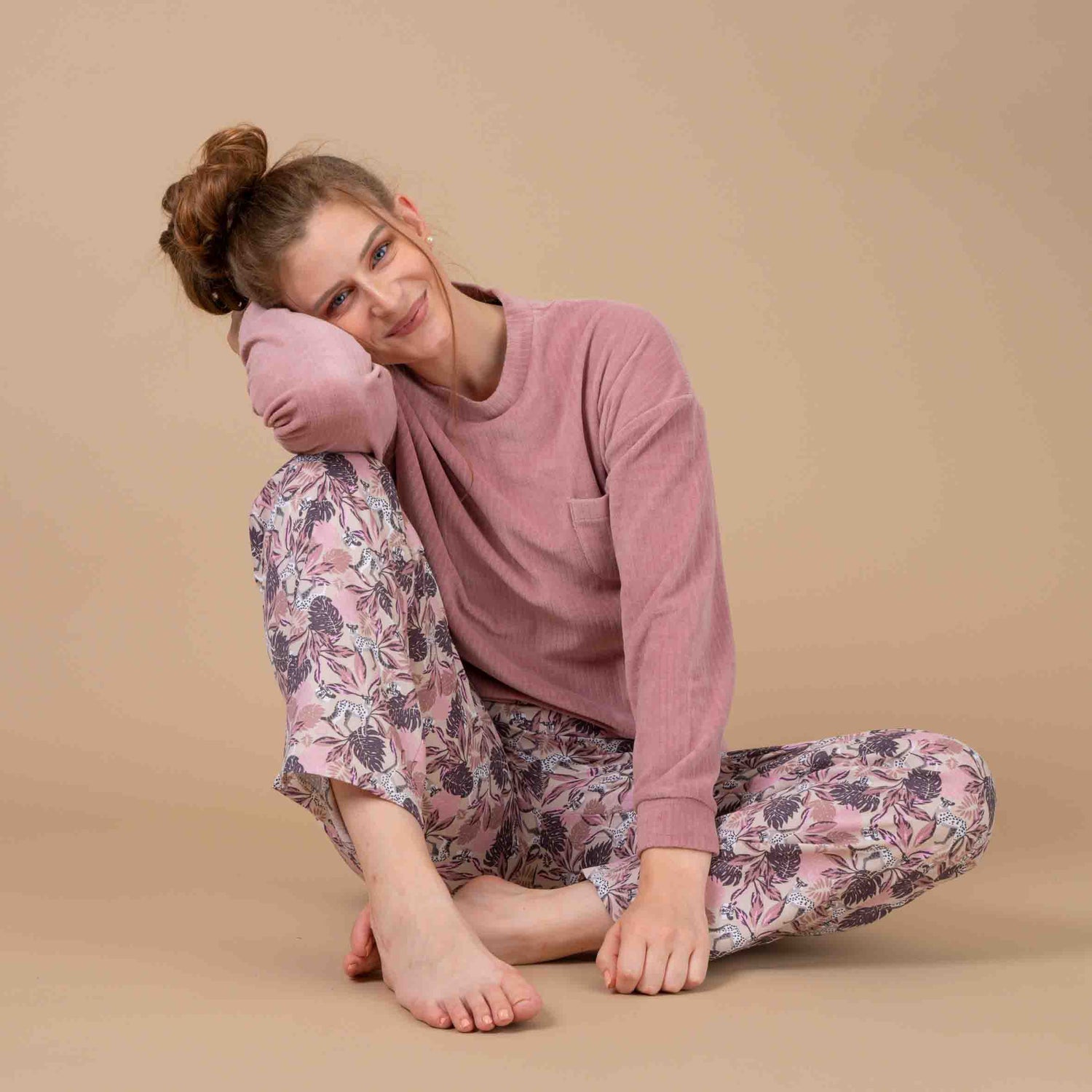 Pyjama rose en velours côtelé