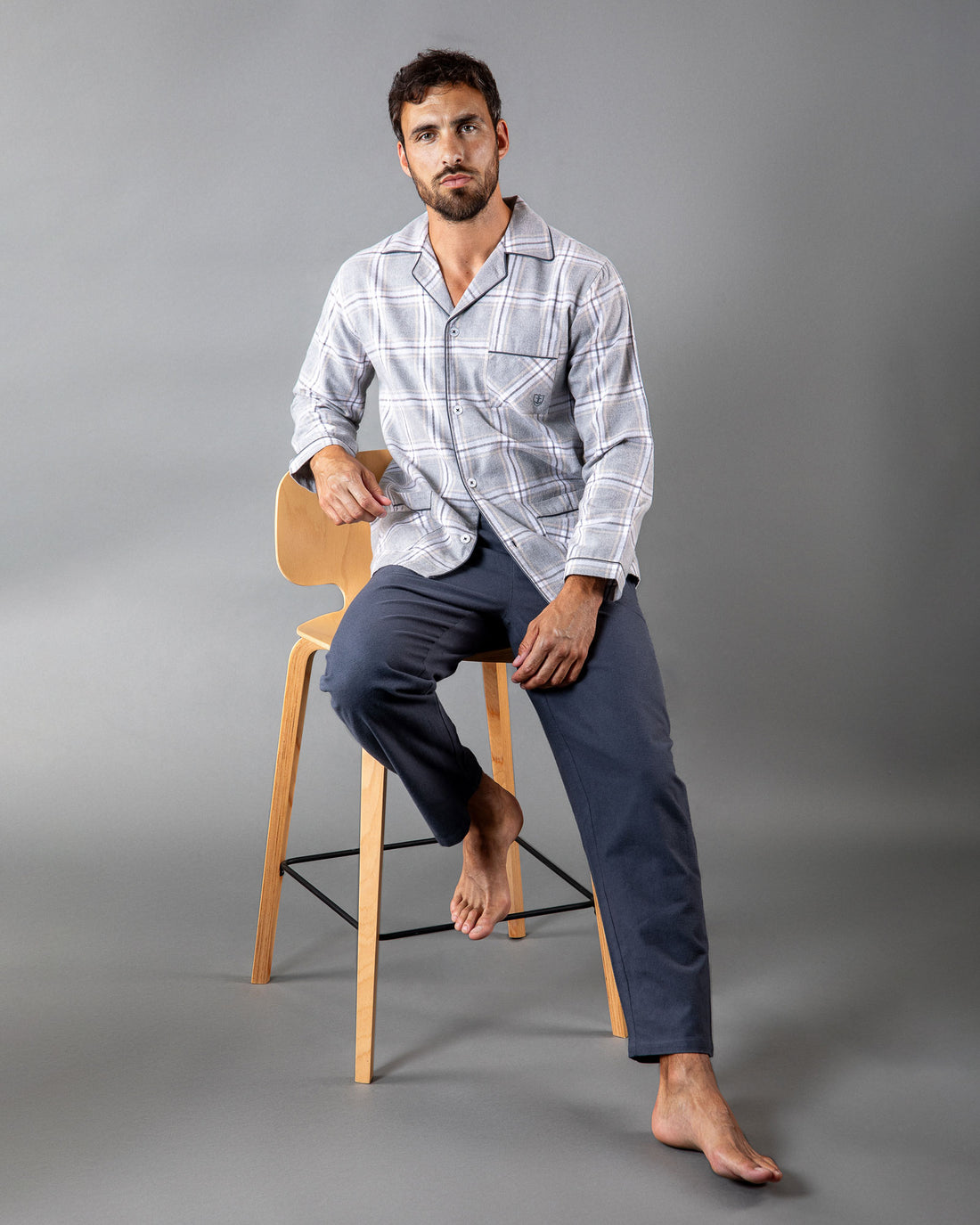 Pyjama Long ouvert en flanelle de pur coton peigné à carreaux écossais Gris H423
